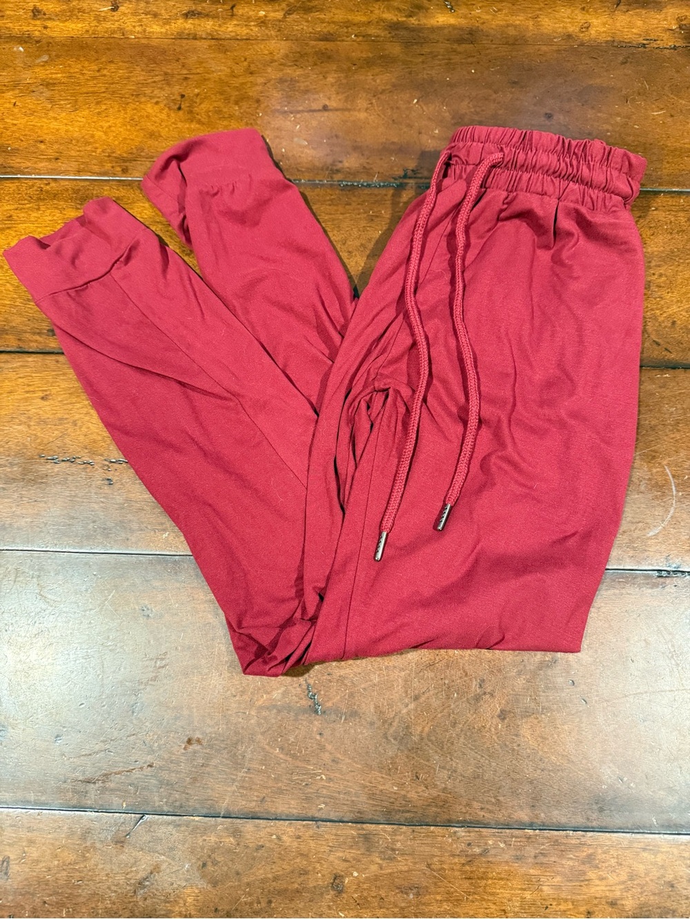 Women's Jogger Pants in Deep burgundy